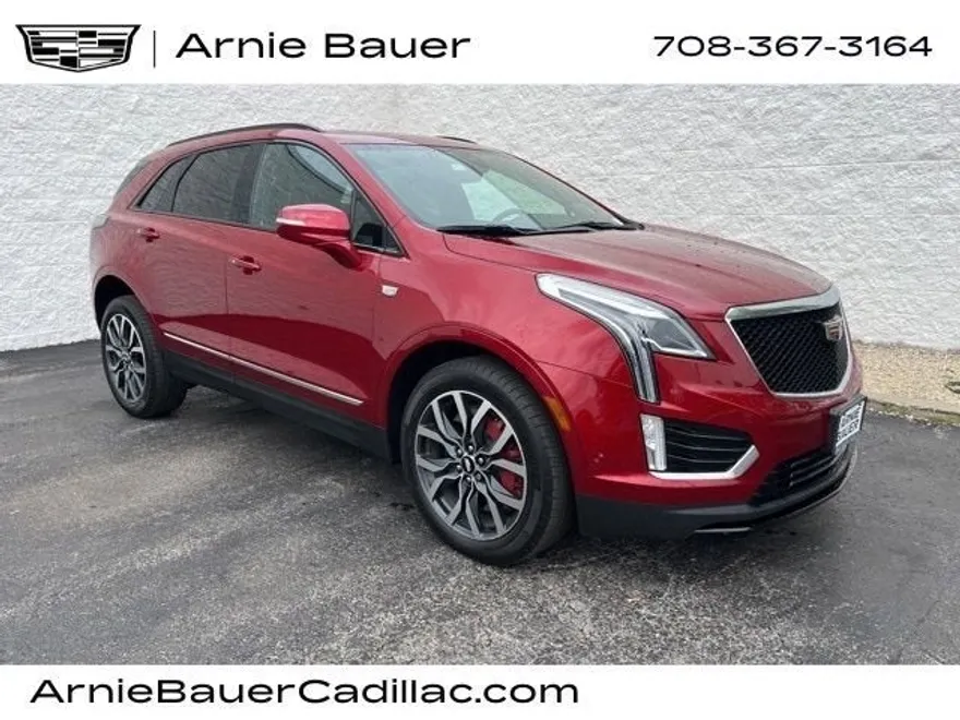 2023 Cadillac XT5 Sport photo 1