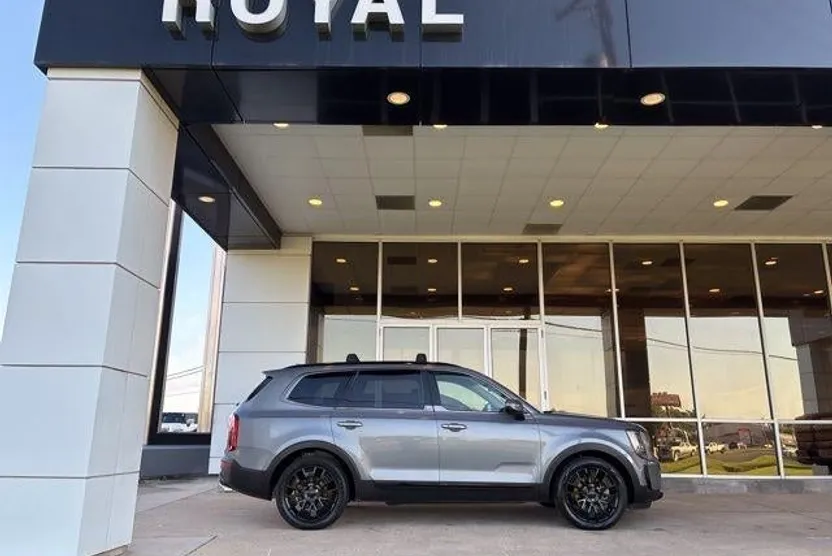 2021 Kia Telluride SX photo 1