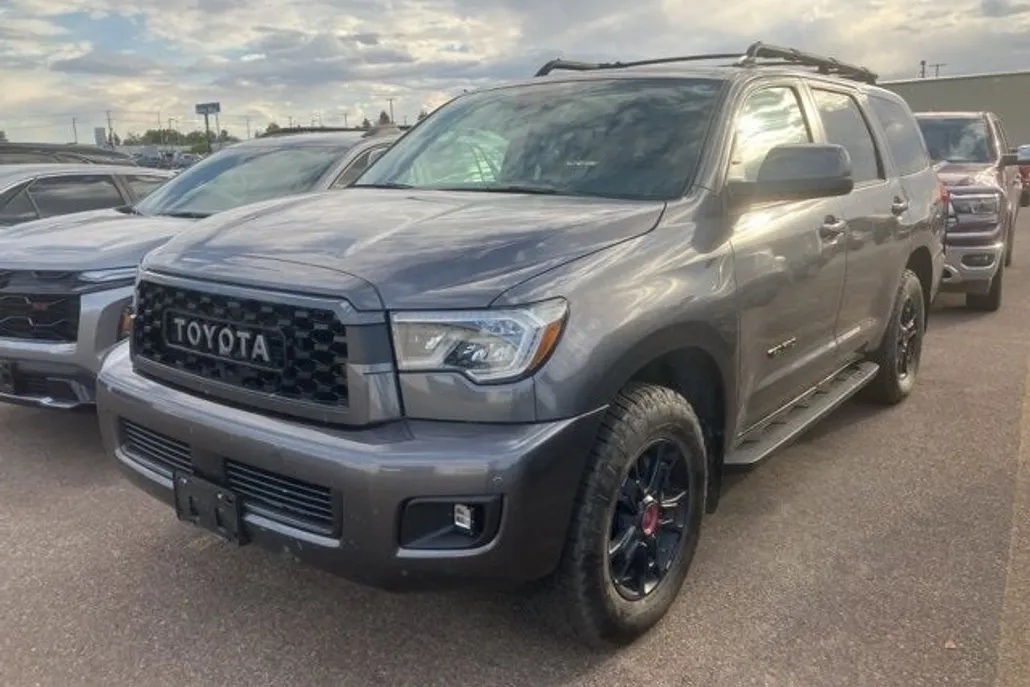2020 Toyota Sequoia SR5 photo 1