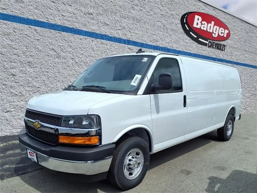 2025 Chevrolet Express Cargo 3500 photo 1