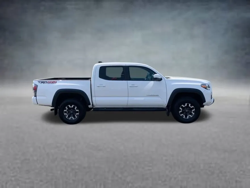 2021 Toyota Tacoma TRD Off-Road photo 1