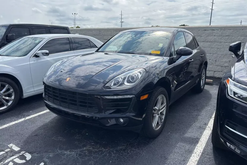 2018 Porsche Macan Base photo 1