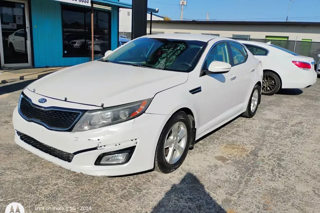 2015 Kia Optima LX photo 1