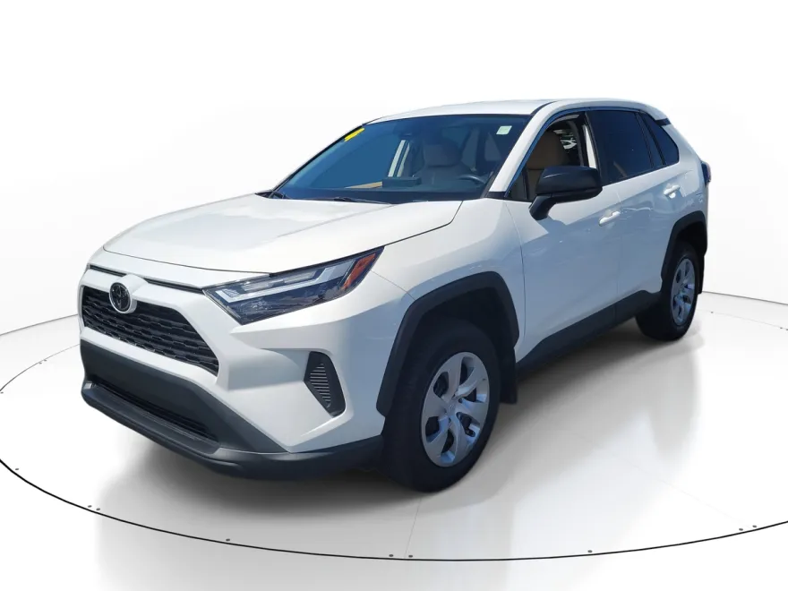 2024 Toyota RAV4 LE photo 1