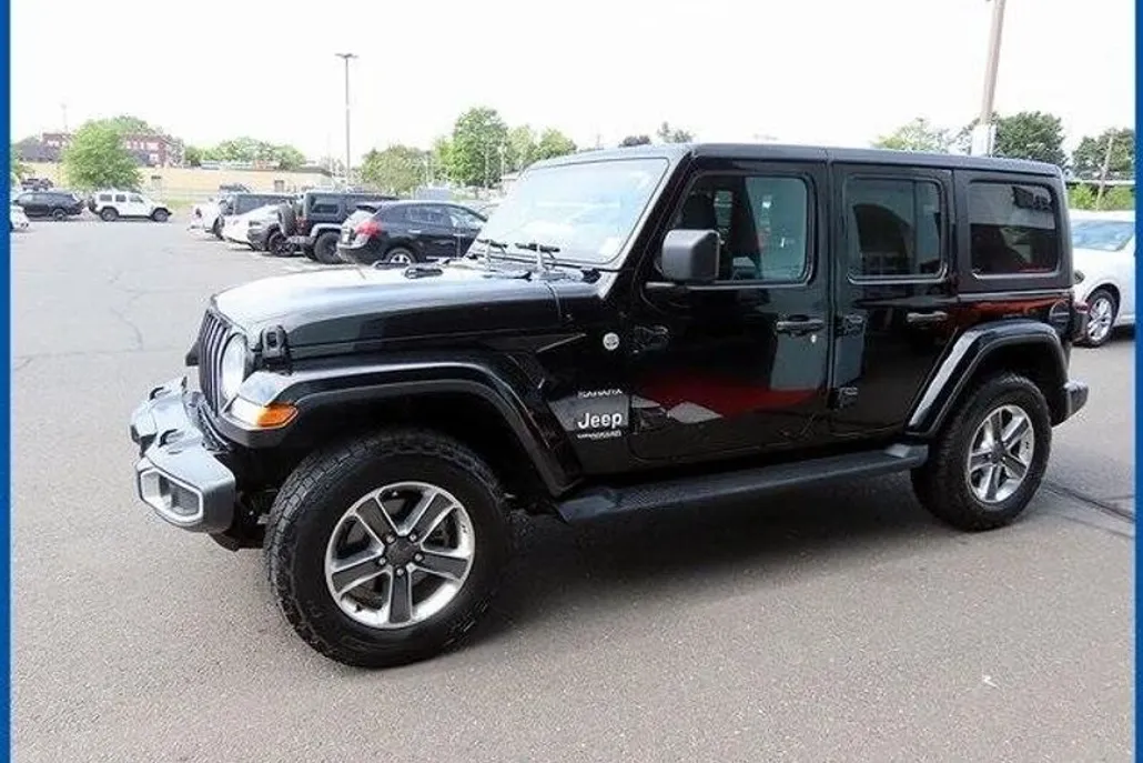2021 Jeep Wrangler Unlimited Sahara photo 1
