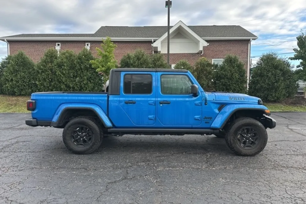2021 Jeep Gladiator Willys photo 1