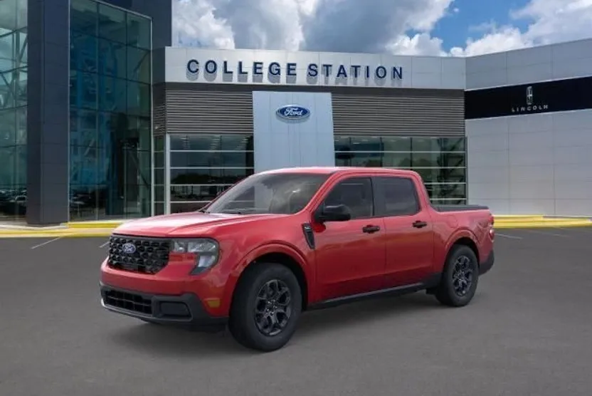 2025 Ford Maverick XLT photo 1