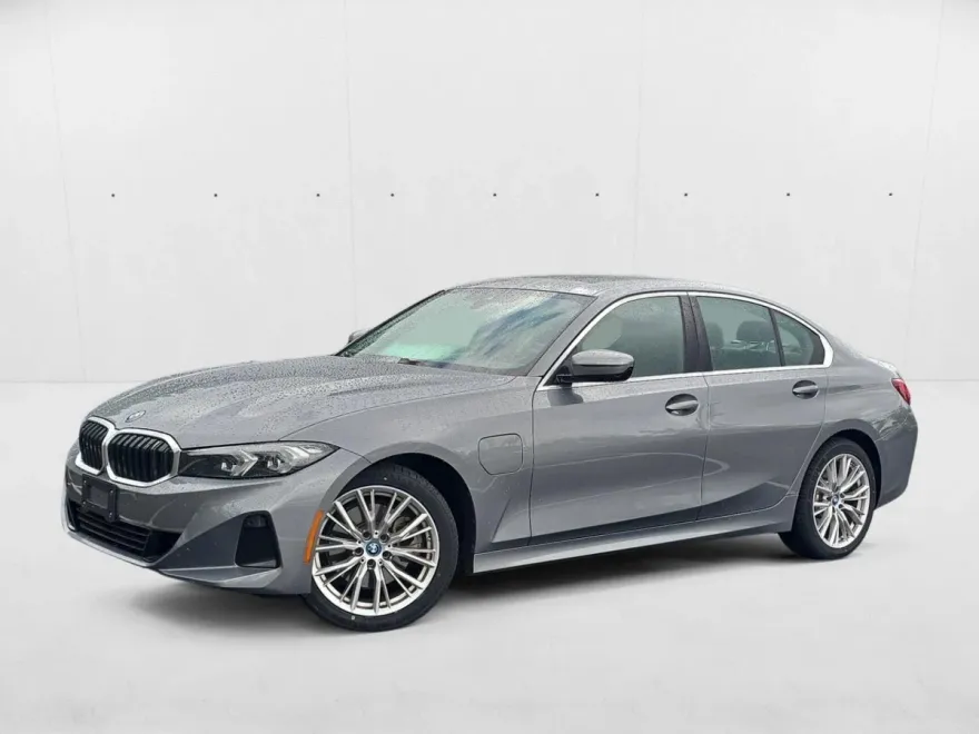 2024 Bmw 330e photo 1