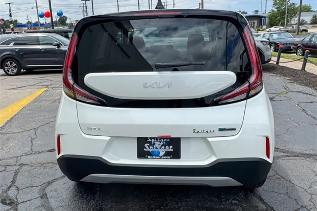 2025 Kia Soul EX photo 1
