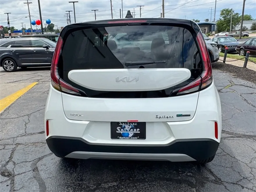 2025 Kia Soul EX photo 1