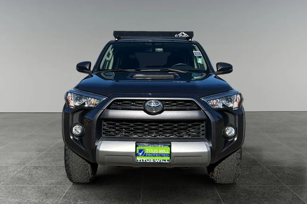 2019 Toyota 4Runner TRD Off-Road Premium photo 1