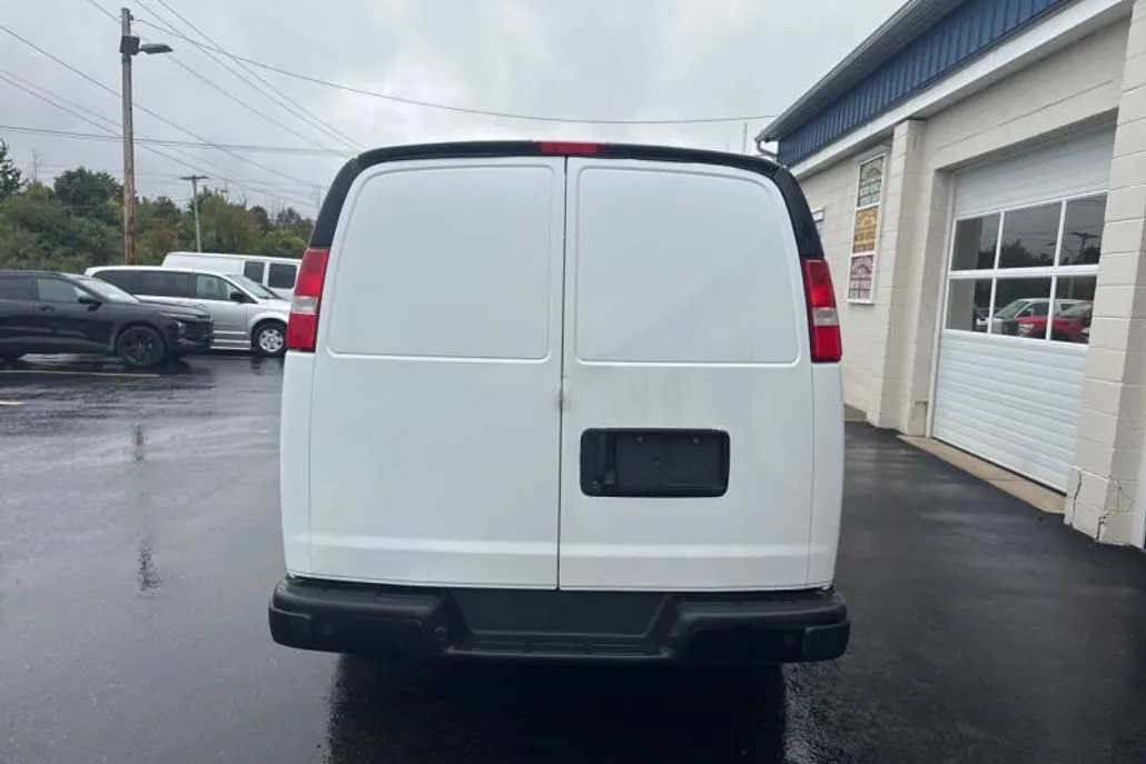 2020 Chevrolet Express 2500 Cargo Van photo 1