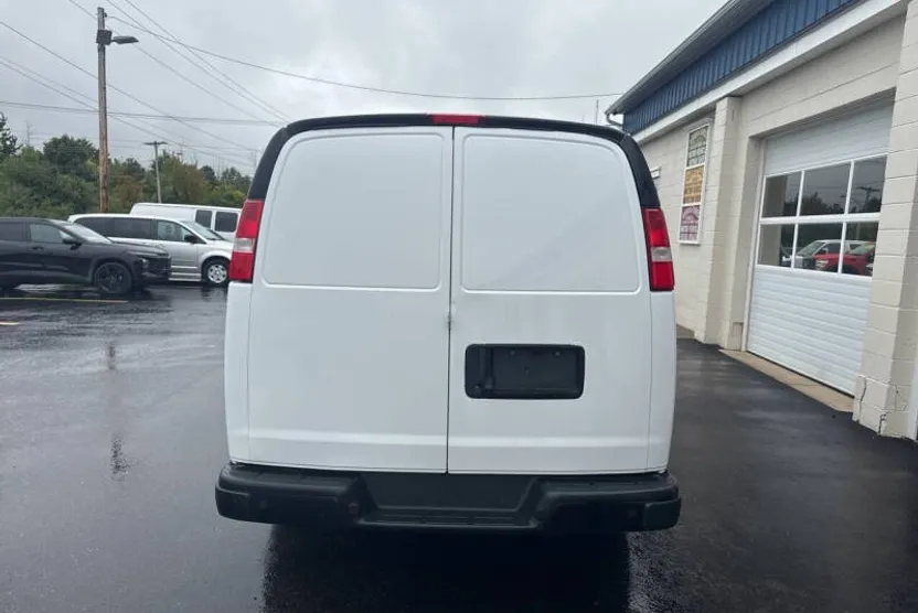 2020 Chevrolet Express 2500 Cargo Van photo 1