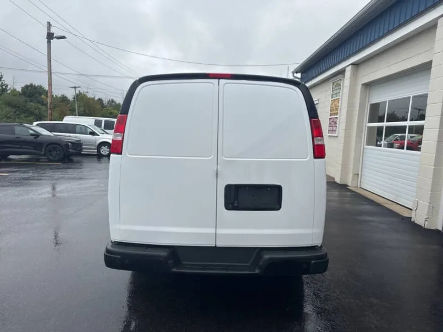 2020 Chevrolet Express 2500 Cargo Van photo 1