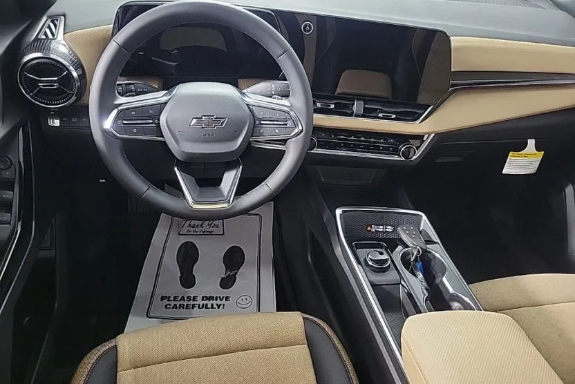 2026 Chevrolet Equinox ACTIV photo 1