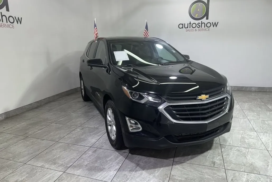 2021 Chevrolet Equinox LT photo 1