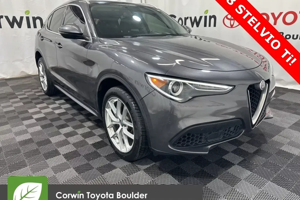 2018 Alfa Romeo Stelvio Ti photo 1
