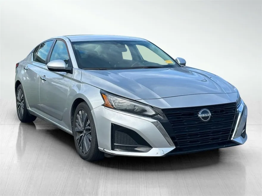 2023 Nissan Altima 2.5 SV photo 1