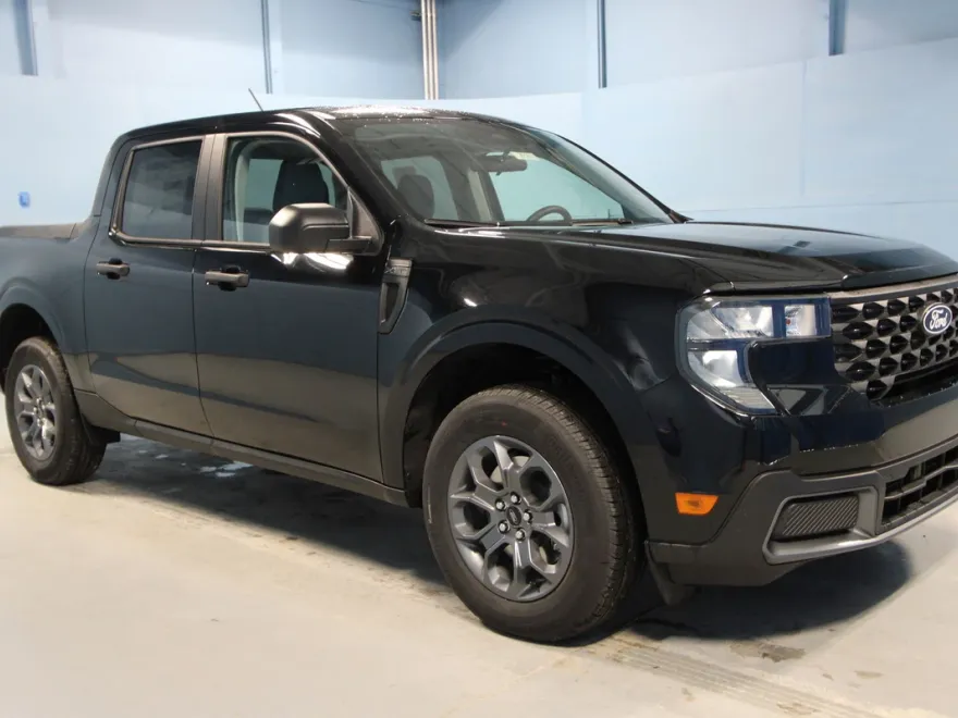 2025 Ford Maverick XLT photo 1