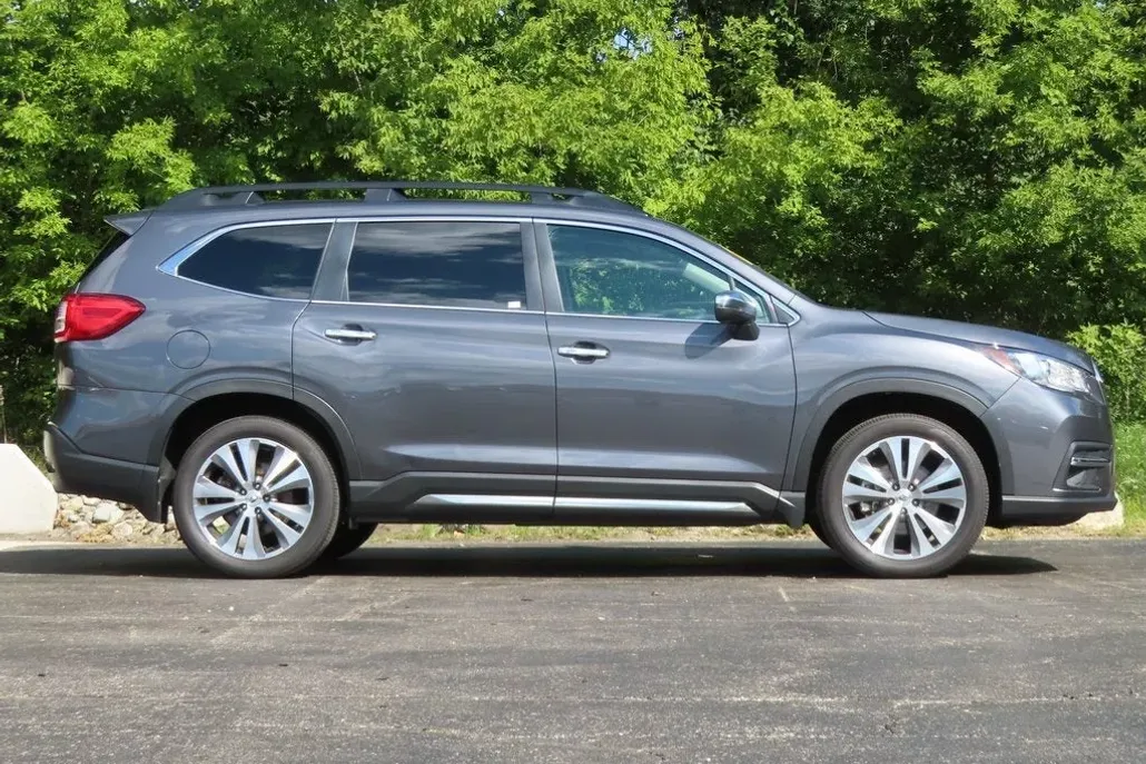 2022 Subaru Ascent Touring photo 1