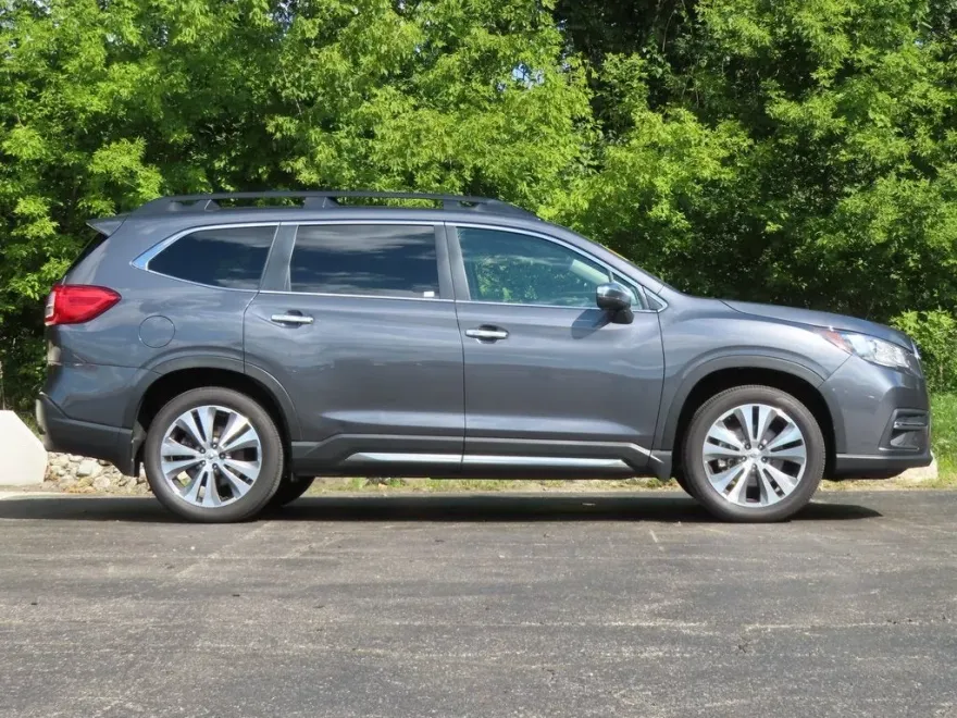 2022 Subaru Ascent Touring photo 1