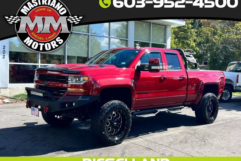2018 Chevrolet Silverado LT photo 1