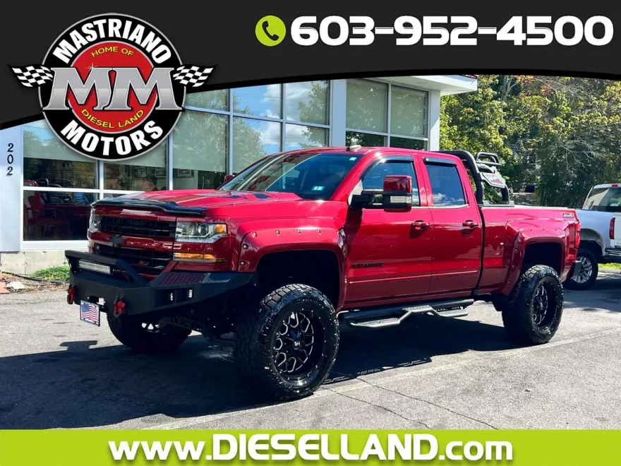 2018 Chevrolet Silverado LT photo 1