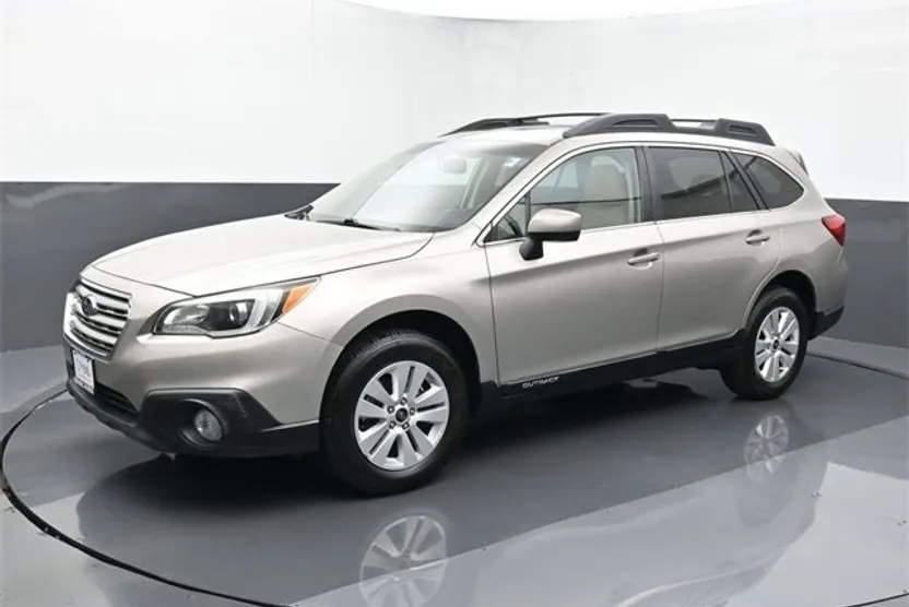 2017 Subaru Outback 2.5i Premium photo 1