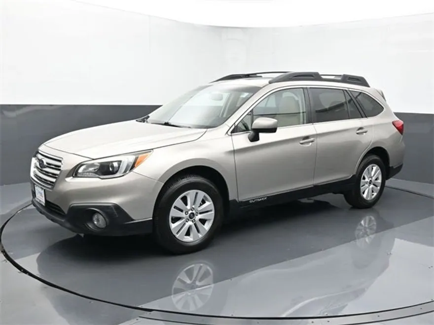 2017 Subaru Outback 2.5i Premium photo 1