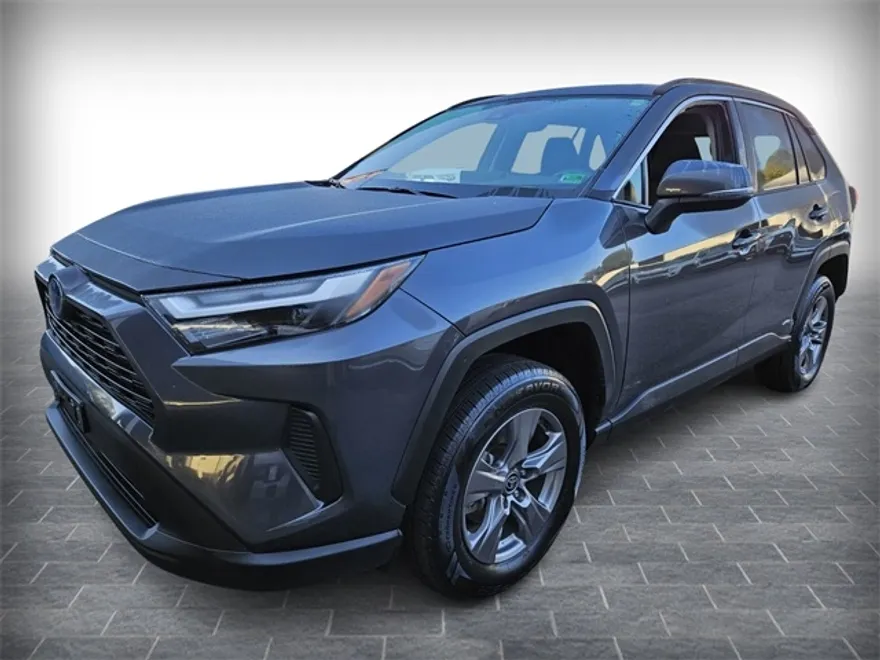 2024 Toyota RAV4 Hybrid XLE photo 1