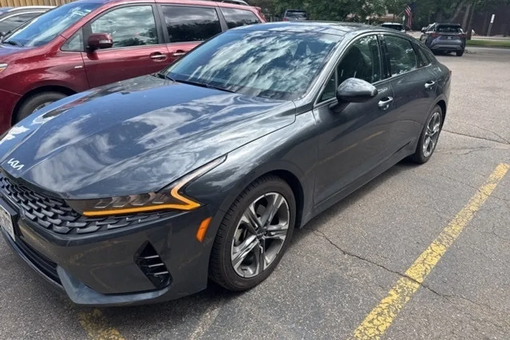2023 Kia K5 EX photo 1