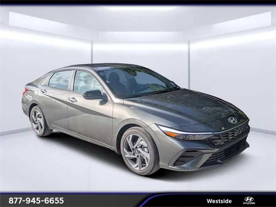 2025 Hyundai Elantra SEL Sport photo 1
