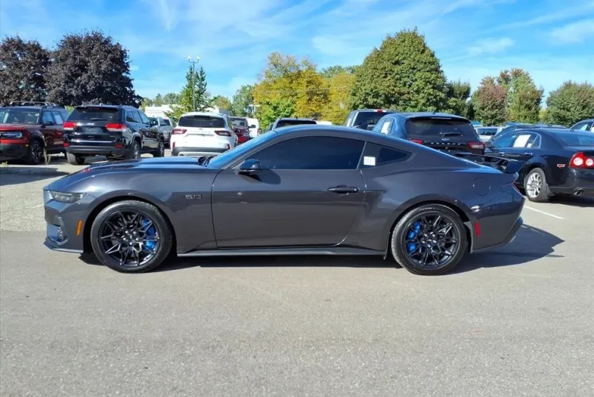 2024 Ford Mustang GT photo 1