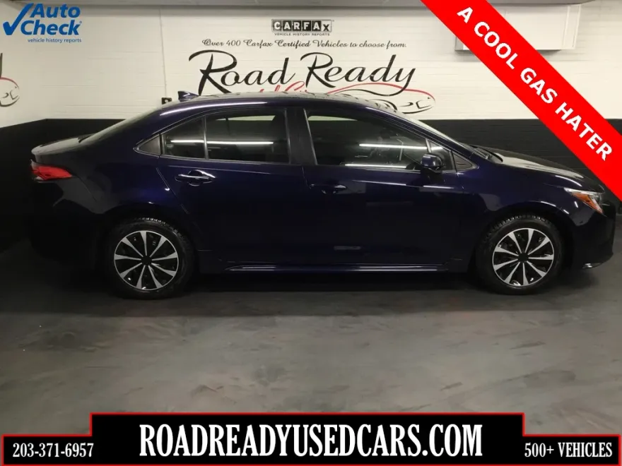 2021 Toyota Corolla LE photo 1