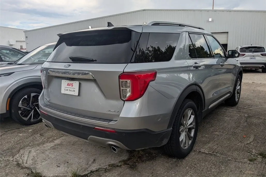 2023 Ford Explorer Limited photo 1