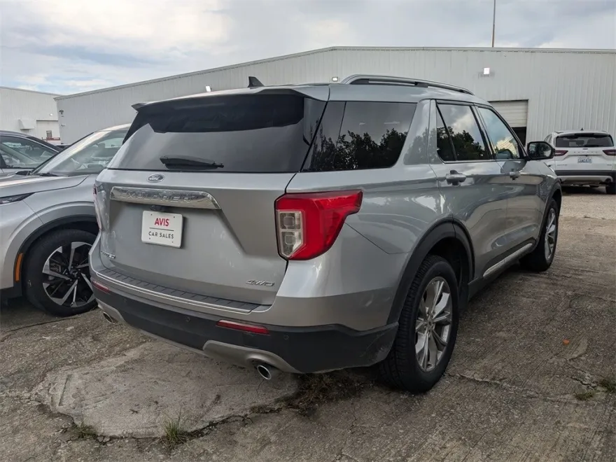 2023 Ford Explorer Limited photo 1