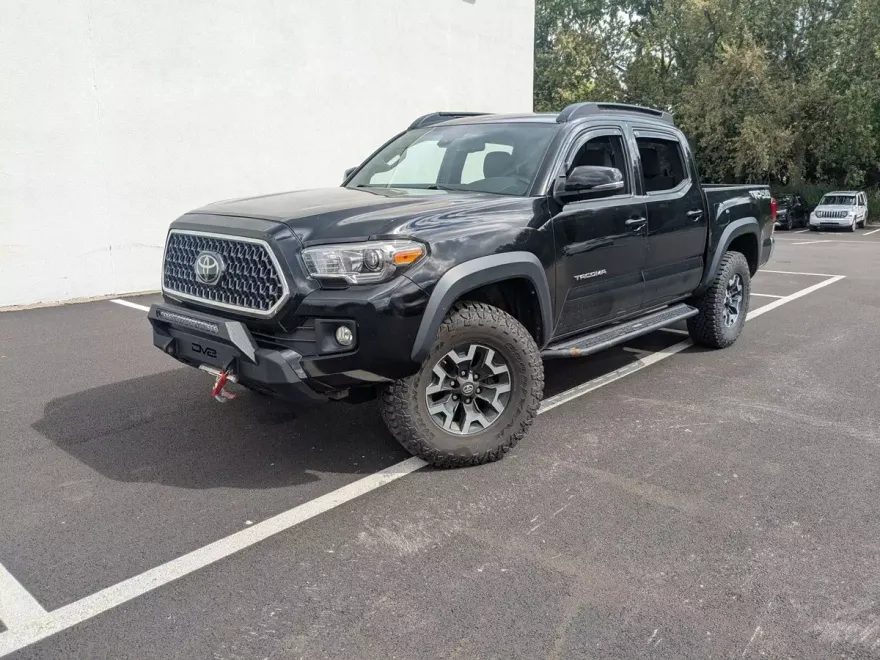 2019 Toyota Tacoma TRD V6 photo 1
