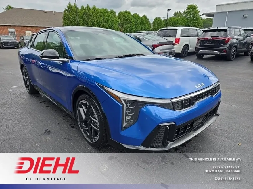 2025 Kia K4 GT-Line photo 1