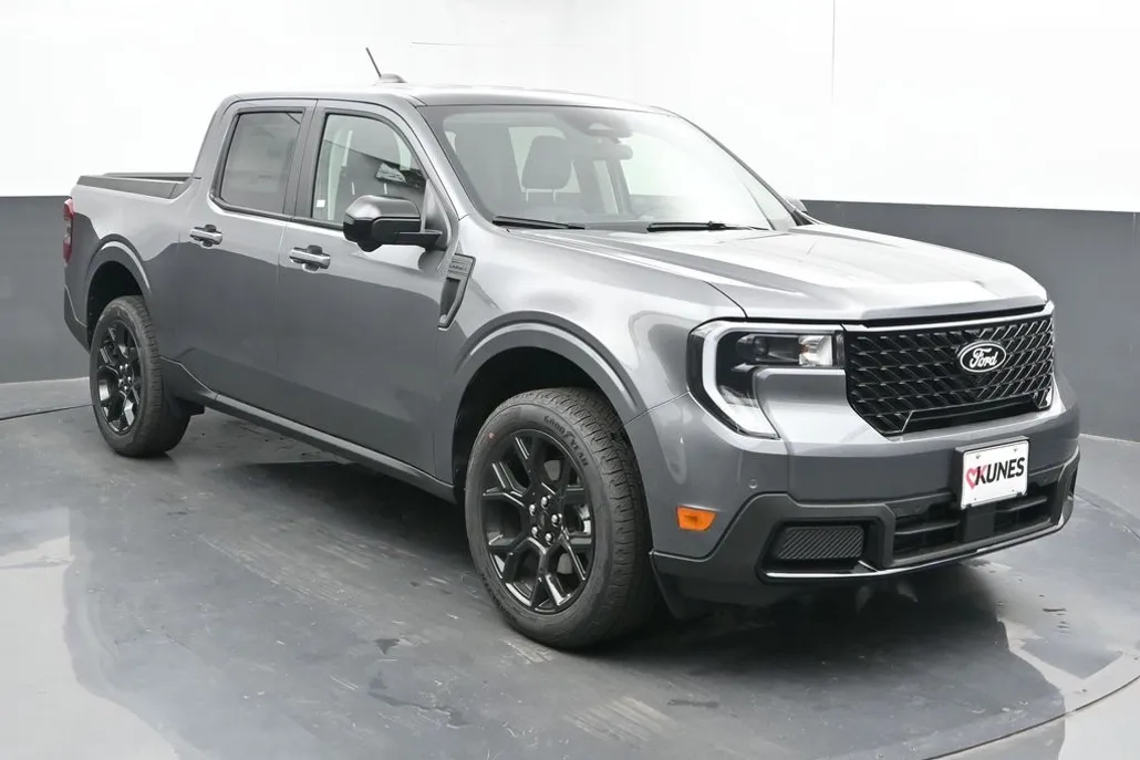 2025 Ford Maverick Lariat photo 1