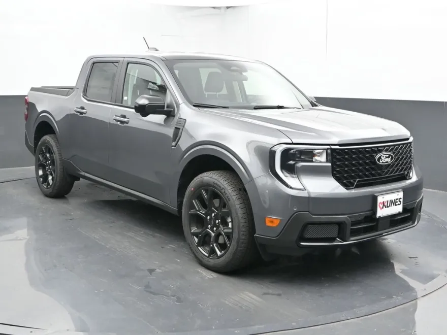 2025 Ford Maverick Lariat photo 1