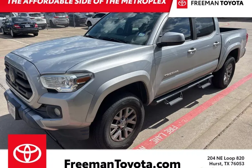 2019 Toyota Tacoma V6 4x4 photo 1