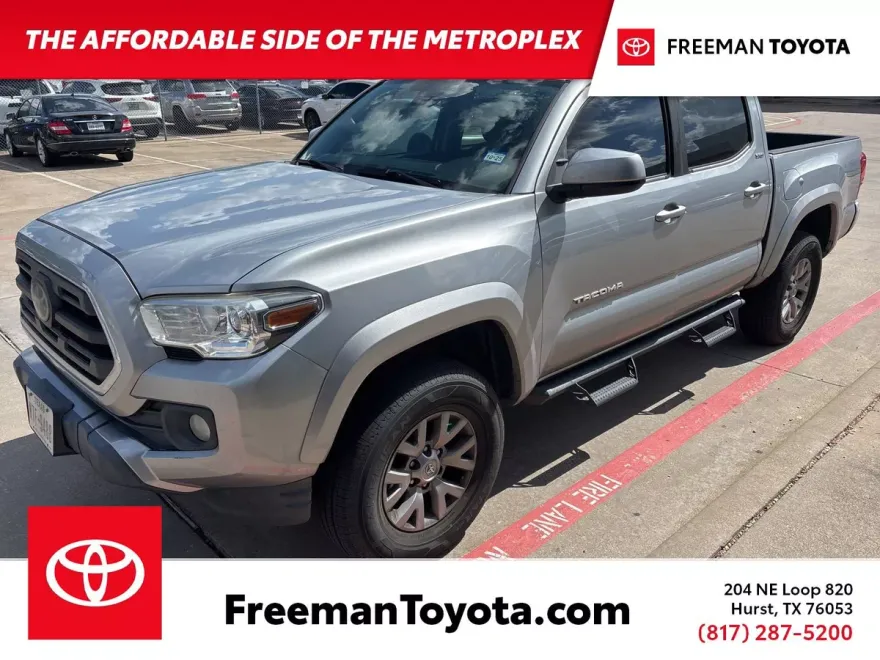 2019 Toyota Tacoma V6 4x4 photo 1