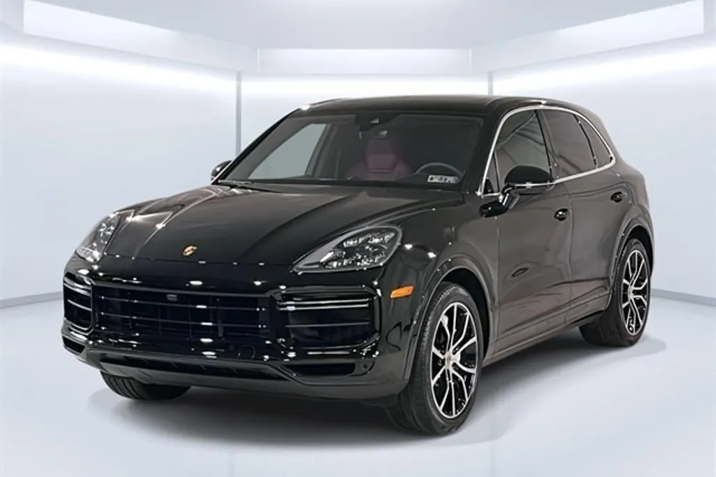 2023 Porsche Cayenne Turbo photo 1