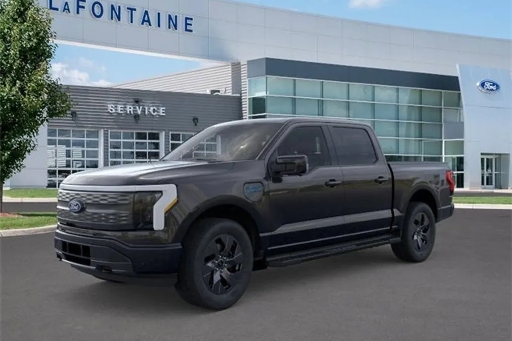 2025 Ford F-150 Lightning Lariat photo 1