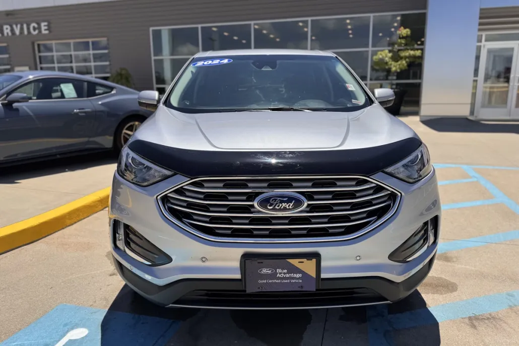 2024 Ford Edge Titanium photo 1