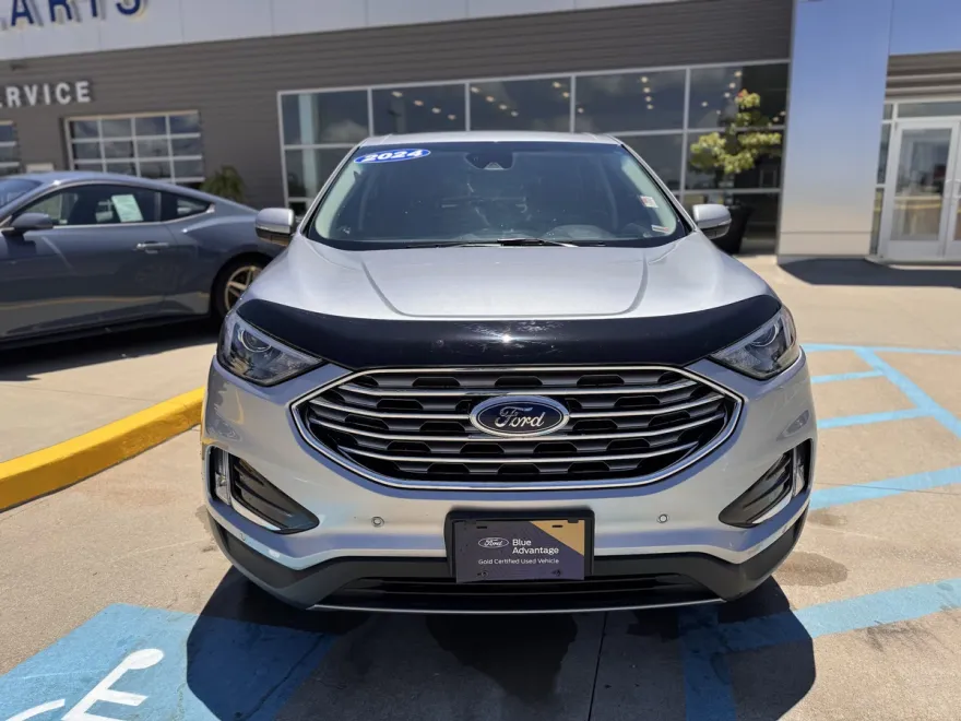 2024 Ford Edge Titanium photo 1