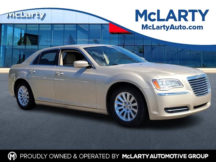 2012 Chrysler 300 Base photo 1