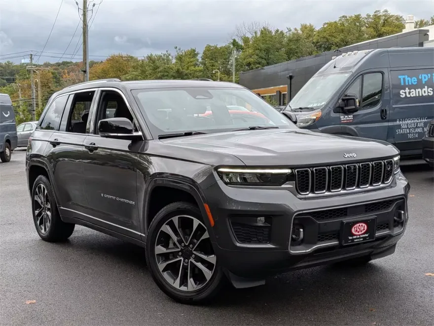 2022 Jeep Grand Cherokee Overland photo 1