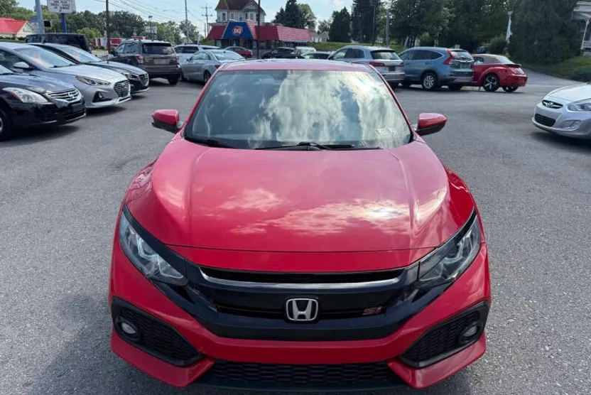 2018 Honda Civic Si photo 1