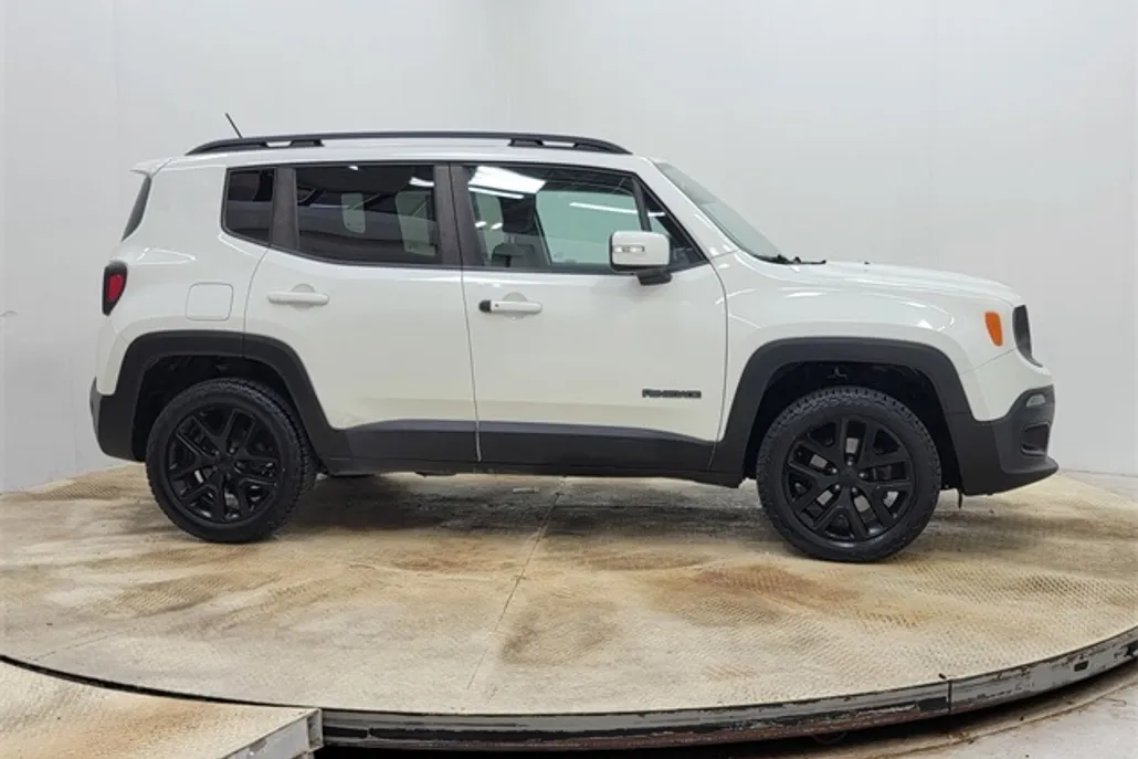 2017 Jeep Renegade Latitude North Edition photo 1